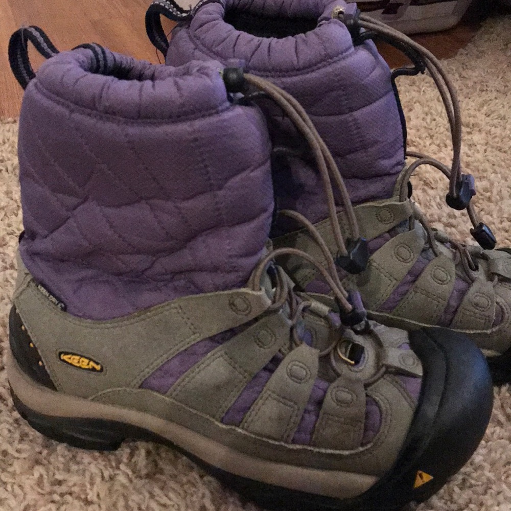 KEEN SNOW BOOTS